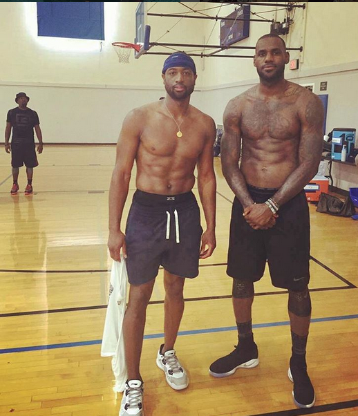 记者：下个月刘祝润就要当爸爸了，孩子会在大连出生（记者：刘祝润下月将升级当爸，宝宝将在大连降生）