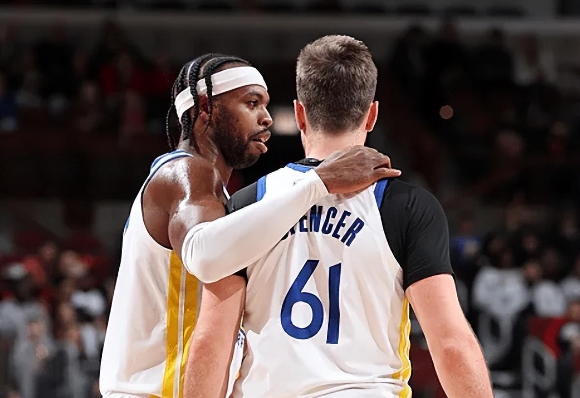 记者：前国门李雷雷有望接替杨智，担任青岛西海岸守门员教练（媒体称前国门李雷雷或将接班杨智，出任青岛西海岸门将教练）