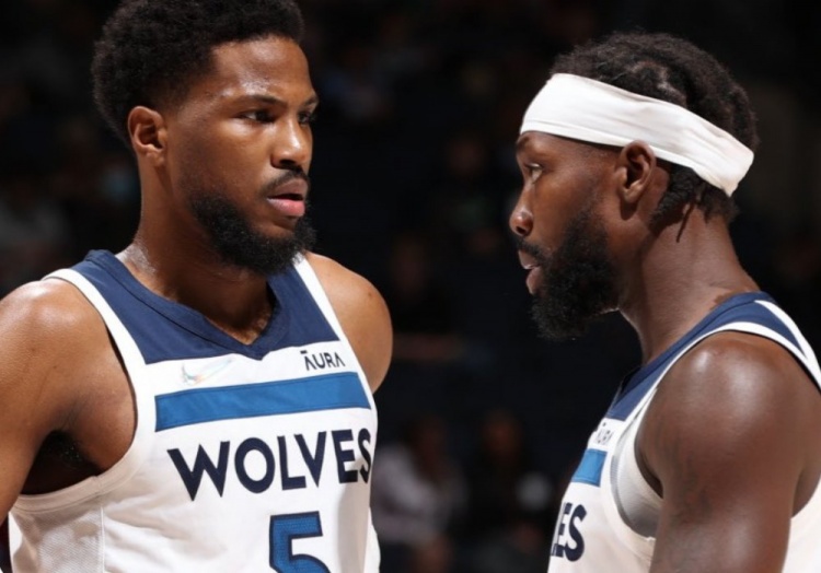 足球传控体系的核心原理（传控足球的核心机制）